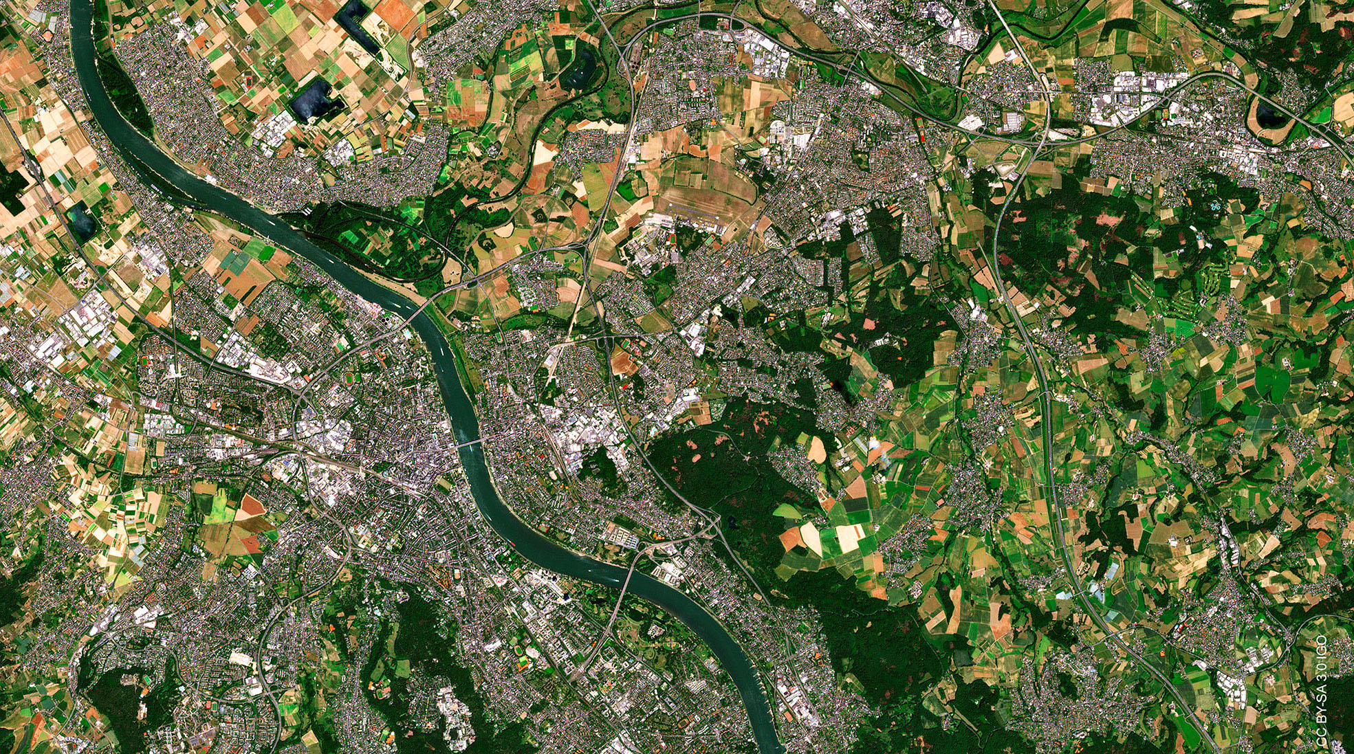 The city of Bonn (Germany), which hosted the Living Planet Symposium 2022, seen by the Sentinel-2 satellite. 