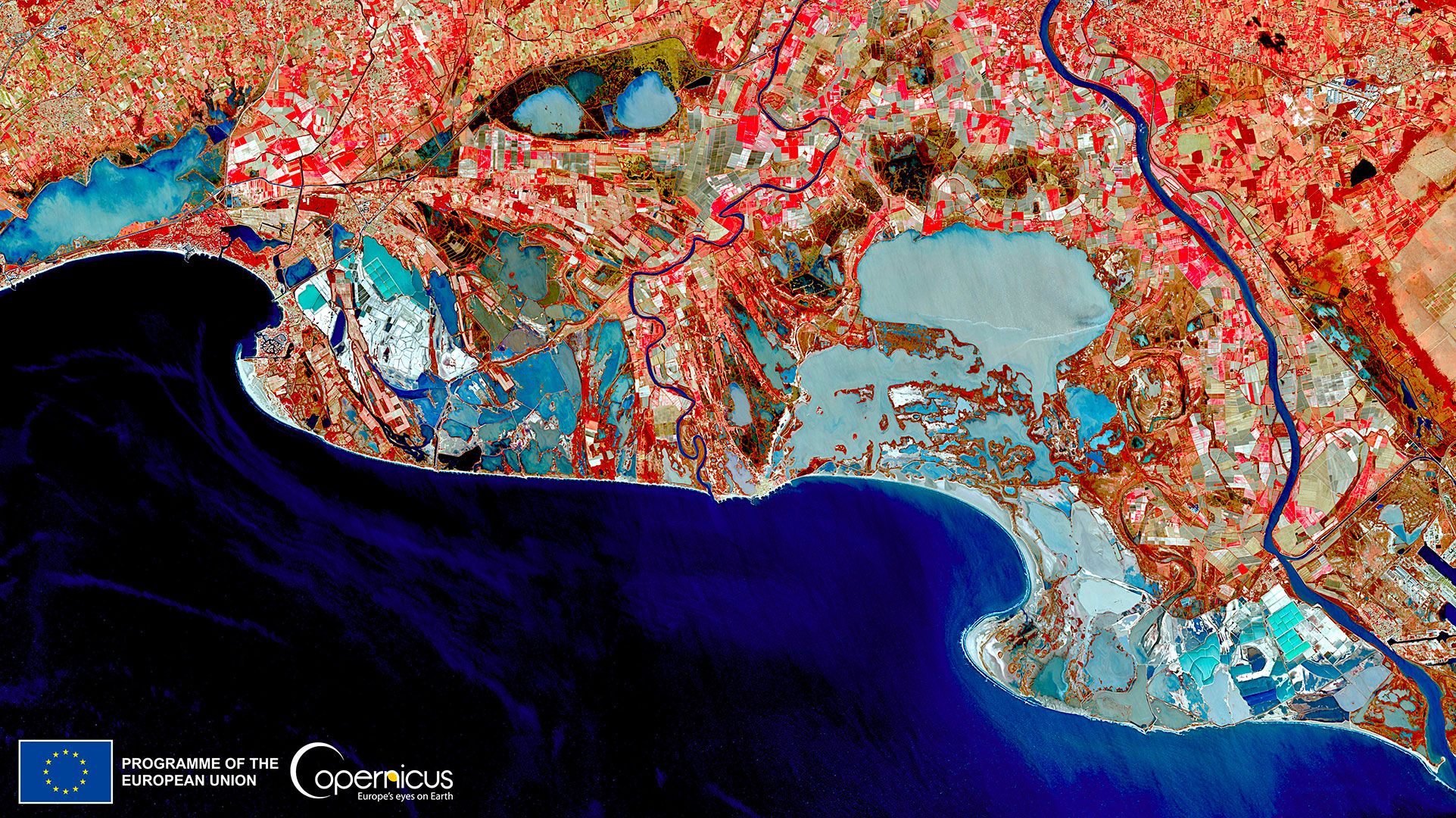 The 85,000 hectares covered by the Camargue under the eye of the Sentinel-2 satellite on 2 February 2022. Satellite data provide vital information on the evolution of the area and on the implementation of various public policies.