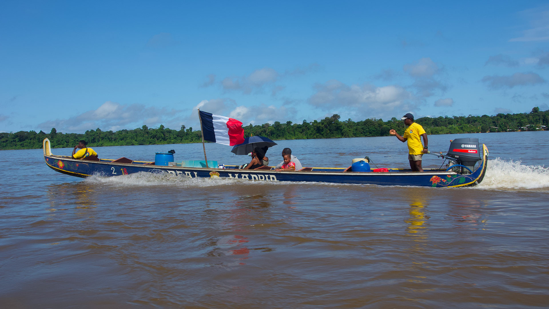 In French Guiana, where only the coastline has road infrastructure, the rivers remain the main means of transporting people and goods.