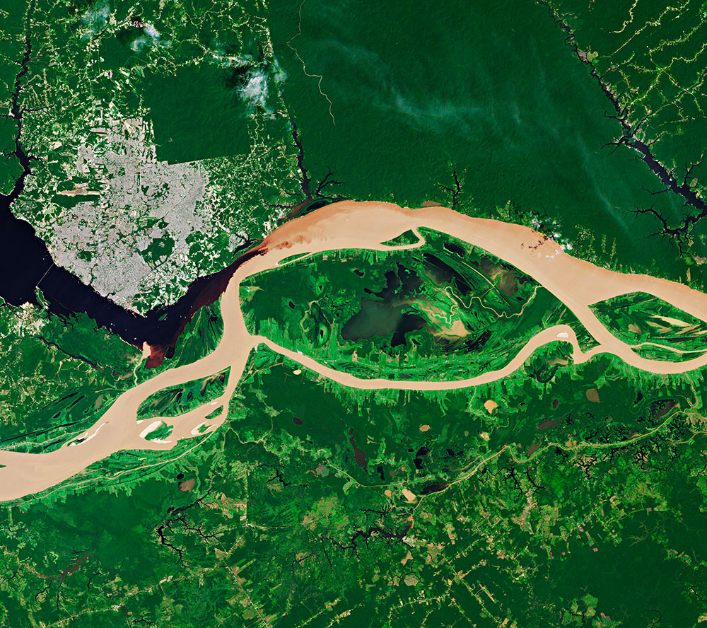 Sous l’oeil du satellite Copernicus Sentinel-2, la "rencontre des eaux" au Brésil, où le Rio Negro et le Solimões se rejoignent pour former le fleuve Amazone.