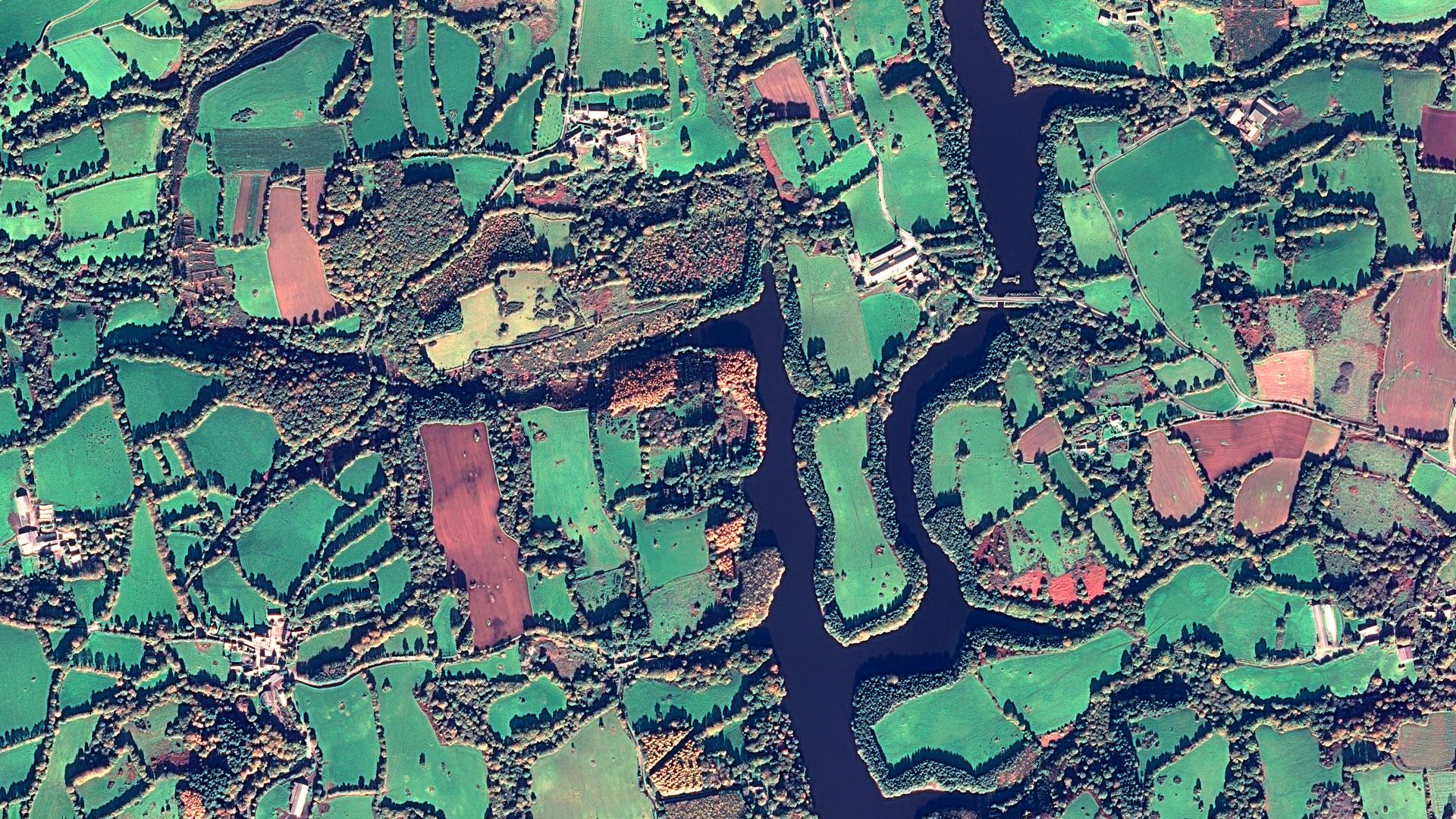 Protection perimeter of the Kerne Uhel pond (Côtes-d'Armor, France) as seen by Pleiades on 13/11/2022.
