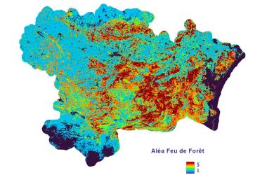 Cartographie dynamique de l’aléa de Feu de Forêt actualisable annuellement et basée sur 5 niveaux de sensibilité de la végétation aux feux.