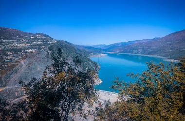 Réservoir du barrage de Tehri, le plus haut barrage de l'Inde et 8ème plus grand barrage du monde. 