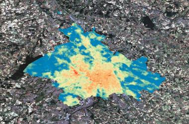 Image ECOSTRESS sur Toulouse acquise le 7 juillet 2015 à 23h55 heure locale avec en surimpression les températures de surface.